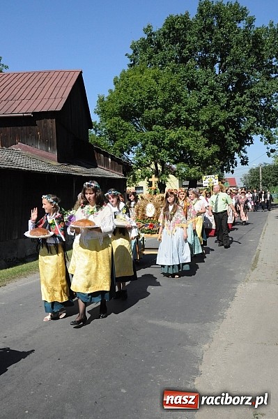 Zdjęcie w galerii na portalu naszraciborz.pl: Dożynki gminne Kuźni Raciborskiej - mała Ruda z wielkim korowodem wiadomości z regionu