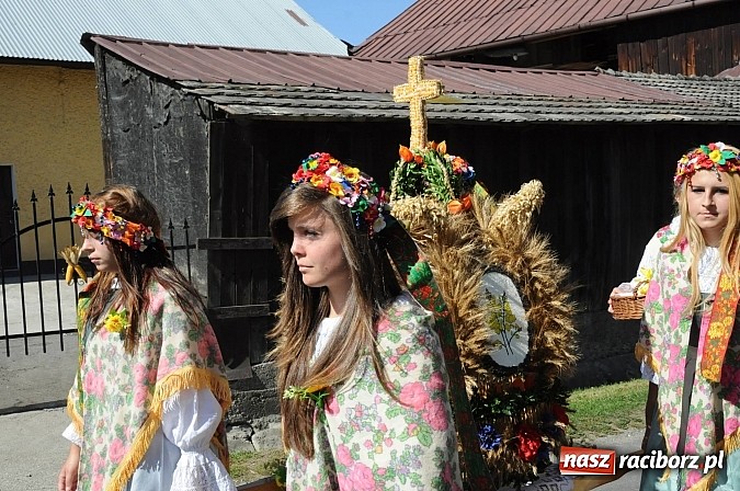 Zdjęcie w galerii na portalu naszraciborz.pl: Dożynki gminne Kuźni Raciborskiej - mała Ruda z wielkim korowodem wiadomości z regionu