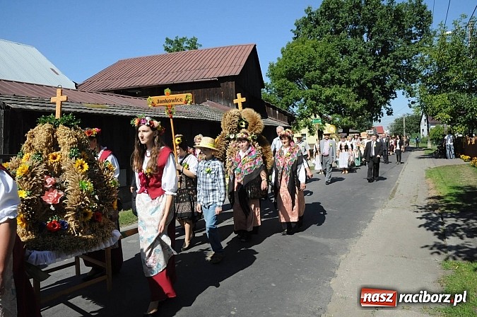 Zdjęcie w galerii na portalu naszraciborz.pl: Dożynki gminne Kuźni Raciborskiej - mała Ruda z wielkim korowodem wiadomości z regionu