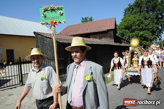 Zdjęcie w galerii na portalu naszraciborz.pl: Dożynki gminne Kuźni Raciborskiej - mała Ruda z wielkim korowodem wiadomości z regionu
