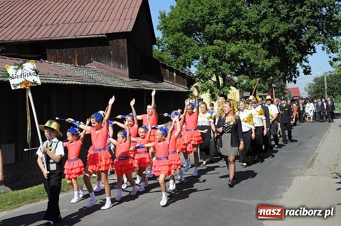 Zdjęcie w galerii na portalu naszraciborz.pl: Dożynki gminne Kuźni Raciborskiej - mała Ruda z wielkim korowodem wiadomości z regionu
