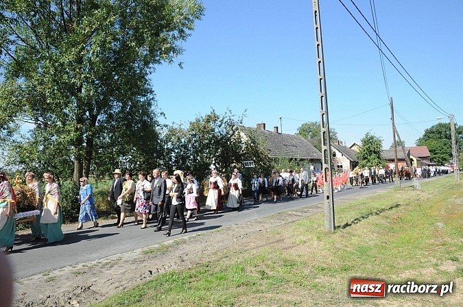 Zdjęcie w galerii na portalu naszraciborz.pl: Dożynki gminne Kuźni Raciborskiej - mała Ruda z wielkim korowodem wiadomości z regionu