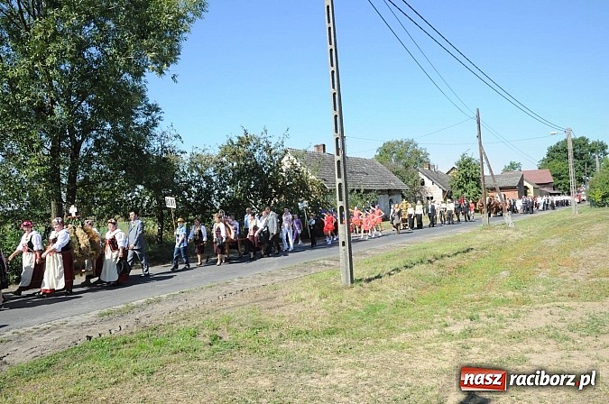 Zdjęcie w galerii na portalu naszraciborz.pl: Dożynki gminne Kuźni Raciborskiej - mała Ruda z wielkim korowodem wiadomości z regionu