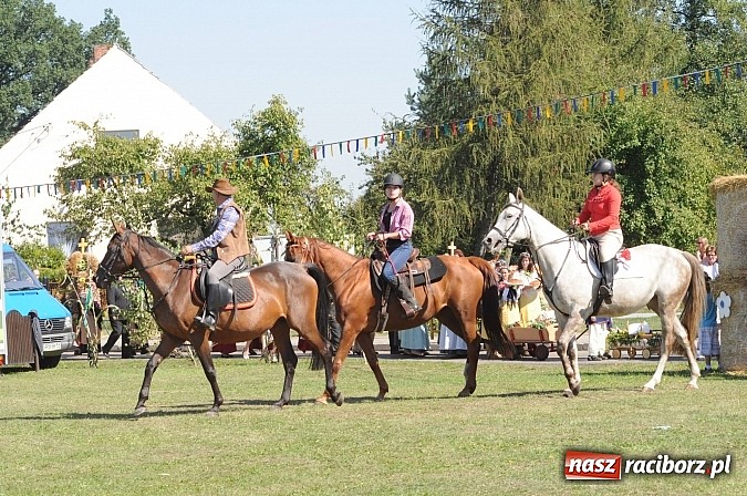 Zdjęcie w galerii na portalu naszraciborz.pl: Dożynki gminne Kuźni Raciborskiej - mała Ruda z wielkim korowodem wiadomości z regionu