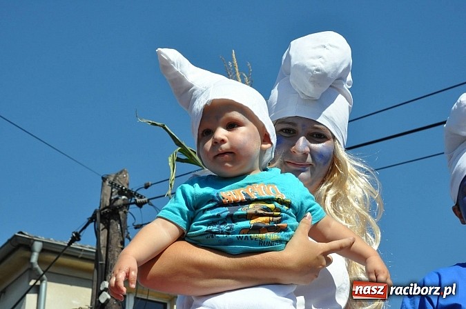 Zdjęcie w galerii na portalu naszraciborz.pl: Dożynki Gminy Krzyżanowice - gigantyczny korowód w Bolesławiu wiadomości z regionu