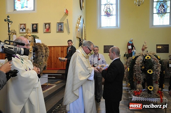 Zdjęcie w galerii na portalu naszraciborz.pl: Dożynki Gminy Krzyżanowice - gigantyczny korowód w Bolesławiu wiadomości z regionu