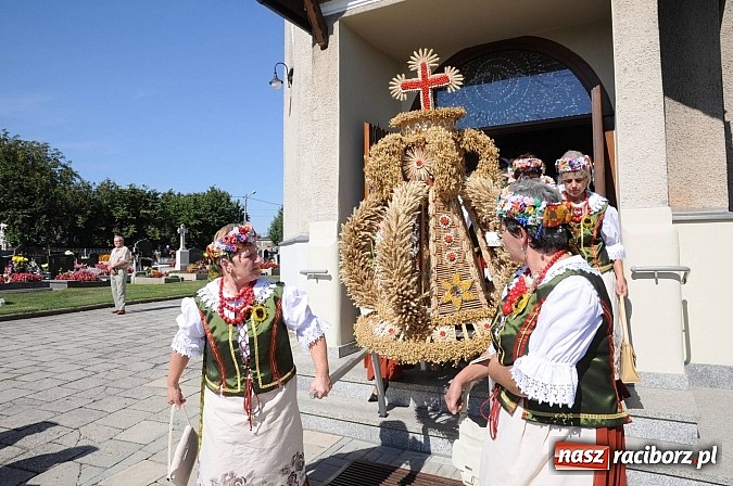 Zdjęcie w galerii na portalu naszraciborz.pl: Dożynki Gminy Krzyżanowice - gigantyczny korowód w Bolesławiu wiadomości z regionu