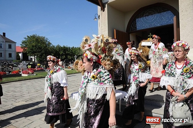 Zdjęcie w galerii na portalu naszraciborz.pl: Dożynki Gminy Krzyżanowice - gigantyczny korowód w Bolesławiu wiadomości z regionu