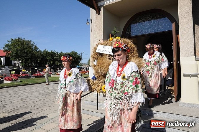 Zdjęcie w galerii na portalu naszraciborz.pl: Dożynki Gminy Krzyżanowice - gigantyczny korowód w Bolesławiu wiadomości z regionu