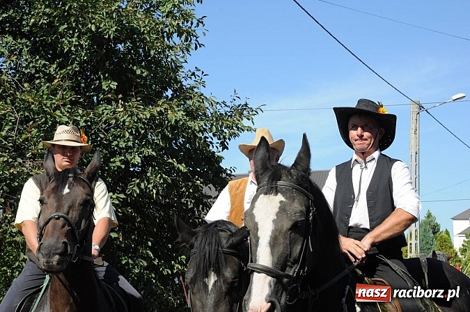 Zdjęcie w galerii na portalu naszraciborz.pl: Dożynki Gminy Krzyżanowice - gigantyczny korowód w Bolesławiu wiadomości z regionu