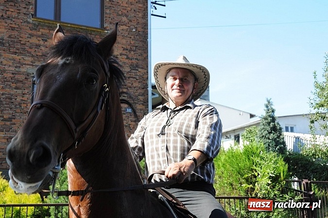 Zdjęcie w galerii na portalu naszraciborz.pl: Dożynki Gminy Krzyżanowice - gigantyczny korowód w Bolesławiu wiadomości z regionu