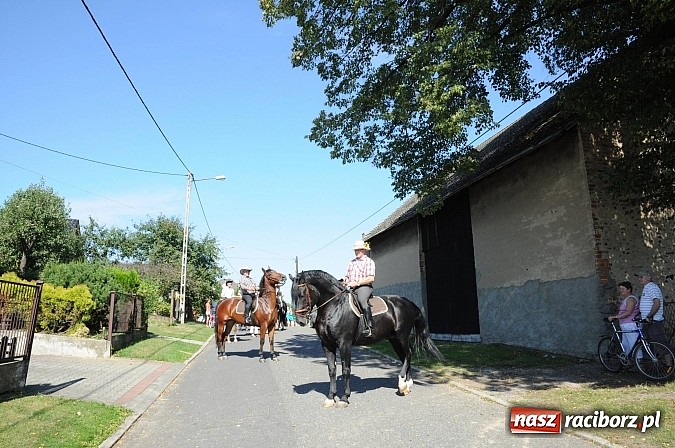 Zdjęcie w galerii na portalu naszraciborz.pl: Dożynki Gminy Krzyżanowice - gigantyczny korowód w Bolesławiu wiadomości z regionu