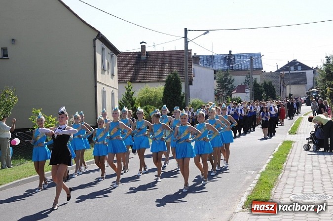 Zdjęcie w galerii na portalu naszraciborz.pl: Dożynki Gminy Krzyżanowice - gigantyczny korowód w Bolesławiu wiadomości z regionu
