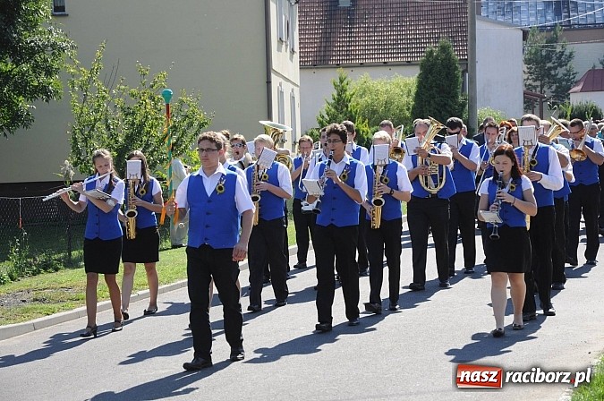 Zdjęcie w galerii na portalu naszraciborz.pl: Dożynki Gminy Krzyżanowice - gigantyczny korowód w Bolesławiu wiadomości z regionu
