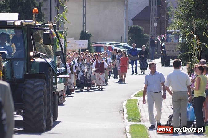Zdjęcie w galerii na portalu naszraciborz.pl: Dożynki Gminy Krzyżanowice - gigantyczny korowód w Bolesławiu wiadomości z regionu