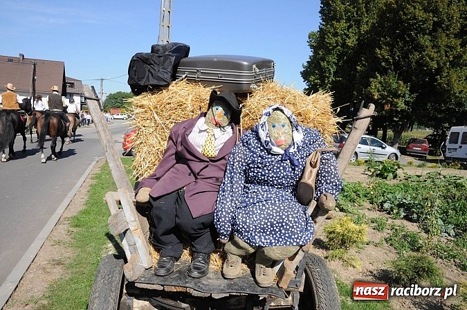 Zdjęcie w galerii na portalu naszraciborz.pl: Dożynki Gminy Krzyżanowice - gigantyczny korowód w Bolesławiu wiadomości z regionu