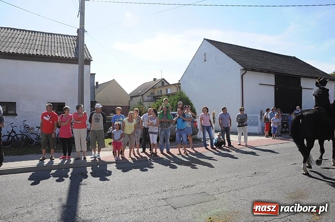 Zdjęcie w galerii na portalu naszraciborz.pl: Dożynki Gminy Krzyżanowice - gigantyczny korowód w Bolesławiu wiadomości z regionu