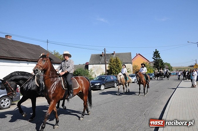 Zdjęcie w galerii na portalu naszraciborz.pl: Dożynki Gminy Krzyżanowice - gigantyczny korowód w Bolesławiu wiadomości z regionu