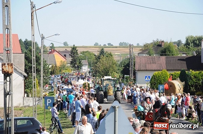 Zdjęcie w galerii na portalu naszraciborz.pl: Dożynki Gminy Krzyżanowice - gigantyczny korowód w Bolesławiu wiadomości z regionu