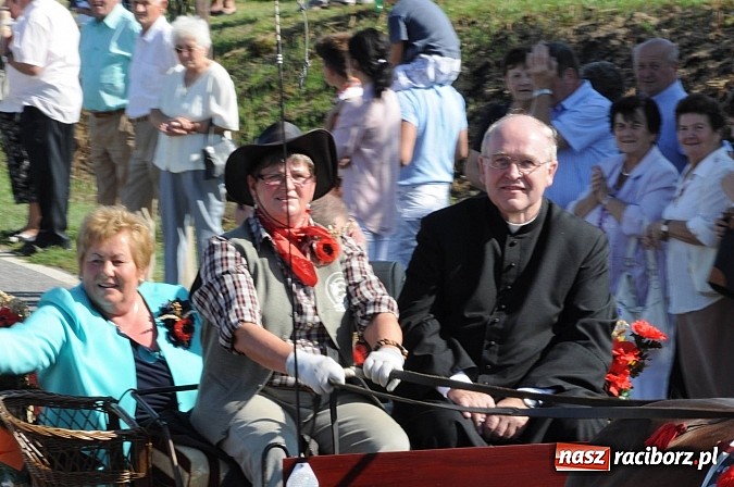 Zdjęcie w galerii na portalu naszraciborz.pl: Dożynki Gminy Krzyżanowice - gigantyczny korowód w Bolesławiu wiadomości z regionu