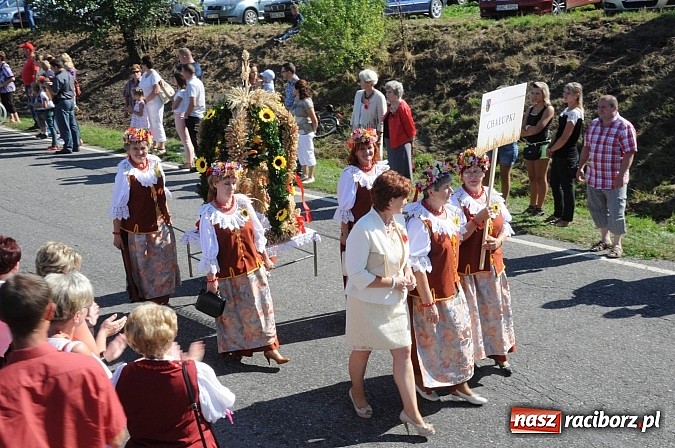 Zdjęcie w galerii na portalu naszraciborz.pl: Dożynki Gminy Krzyżanowice - gigantyczny korowód w Bolesławiu wiadomości z regionu