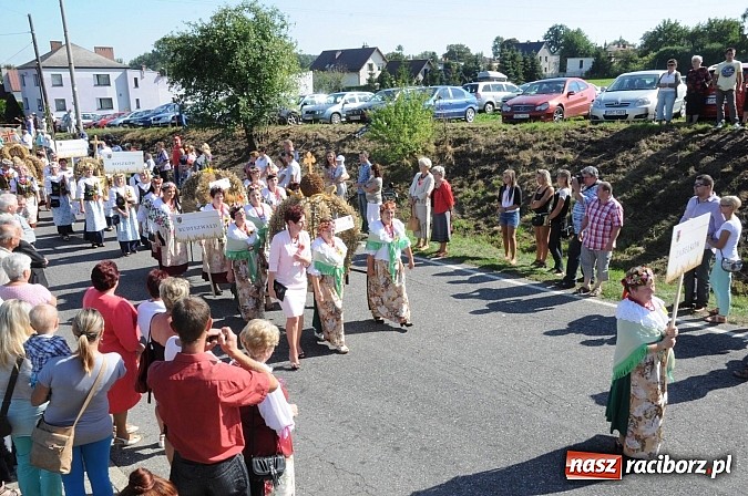 Zdjęcie w galerii na portalu naszraciborz.pl: Dożynki Gminy Krzyżanowice - gigantyczny korowód w Bolesławiu wiadomości z regionu