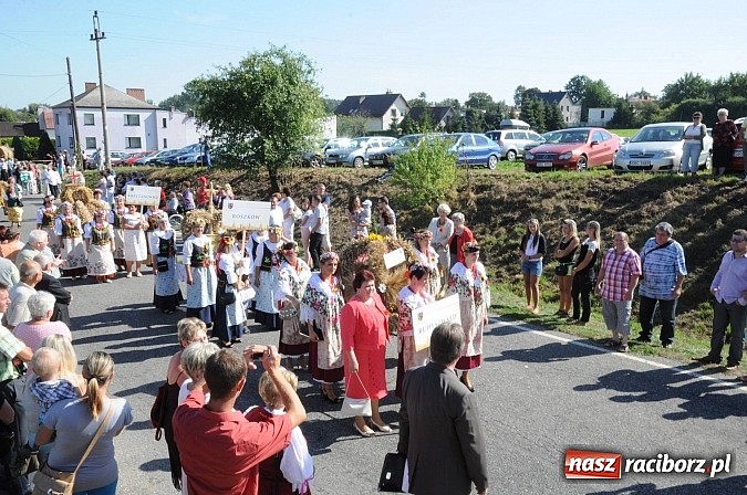 Zdjęcie w galerii na portalu naszraciborz.pl: Dożynki Gminy Krzyżanowice - gigantyczny korowód w Bolesławiu wiadomości z regionu