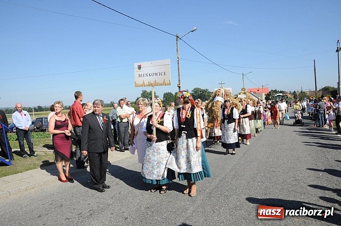 Zdjęcie w galerii na portalu naszraciborz.pl: Dożynki Gminy Krzyżanowice - gigantyczny korowód w Bolesławiu wiadomości z regionu