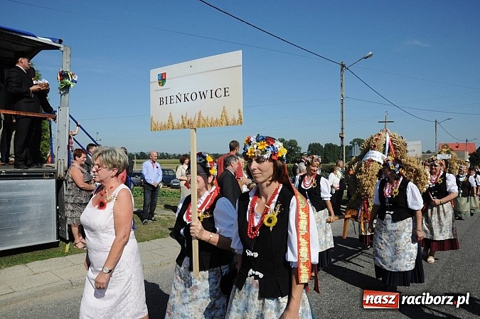 Zdjęcie w galerii na portalu naszraciborz.pl: Dożynki Gminy Krzyżanowice - gigantyczny korowód w Bolesławiu wiadomości z regionu