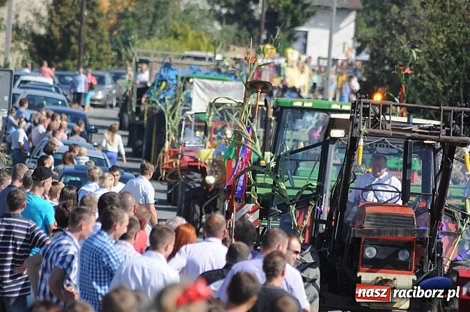 Zdjęcie w galerii na portalu naszraciborz.pl: Dożynki Gminy Krzyżanowice - gigantyczny korowód w Bolesławiu wiadomości z regionu