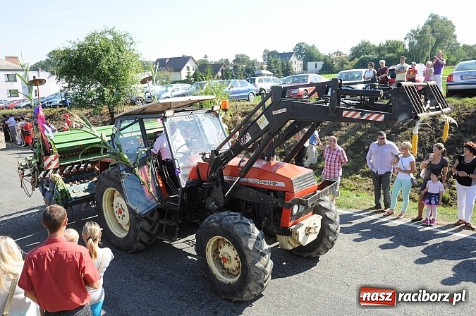 Zdjęcie w galerii na portalu naszraciborz.pl: Dożynki Gminy Krzyżanowice - gigantyczny korowód w Bolesławiu wiadomości z regionu