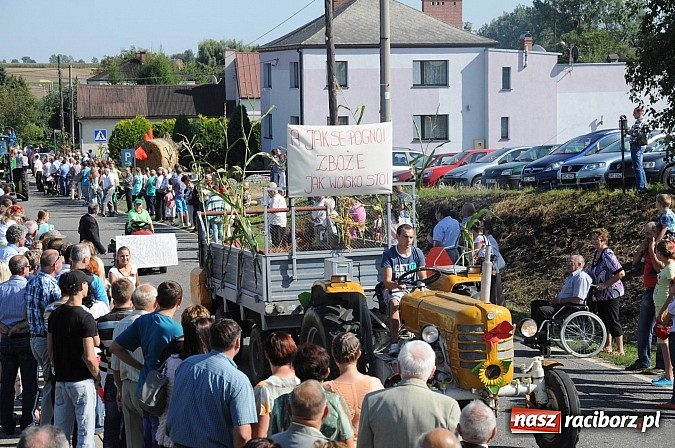 Zdjęcie w galerii na portalu naszraciborz.pl: Dożynki Gminy Krzyżanowice - gigantyczny korowód w Bolesławiu wiadomości z regionu