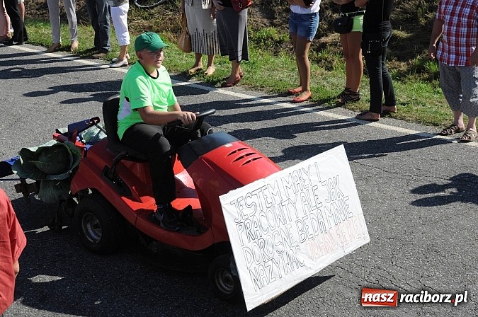Zdjęcie w galerii na portalu naszraciborz.pl: Dożynki Gminy Krzyżanowice - gigantyczny korowód w Bolesławiu wiadomości z regionu
