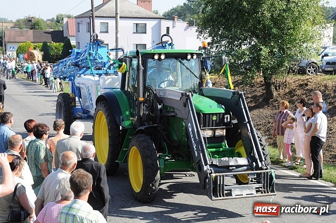 Zdjęcie w galerii na portalu naszraciborz.pl: Dożynki Gminy Krzyżanowice - gigantyczny korowód w Bolesławiu wiadomości z regionu