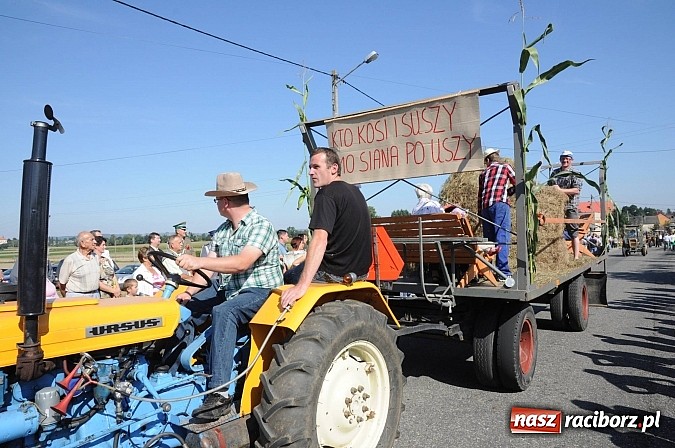 Zdjęcie w galerii na portalu naszraciborz.pl: Dożynki Gminy Krzyżanowice - gigantyczny korowód w Bolesławiu wiadomości z regionu