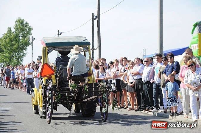 Zdjęcie w galerii na portalu naszraciborz.pl: Dożynki Gminy Krzyżanowice - gigantyczny korowód w Bolesławiu wiadomości z regionu