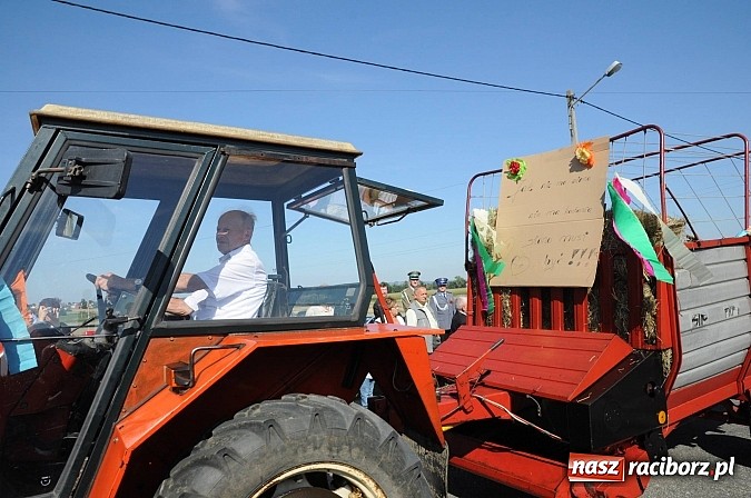 Zdjęcie w galerii na portalu naszraciborz.pl: Dożynki Gminy Krzyżanowice - gigantyczny korowód w Bolesławiu wiadomości z regionu