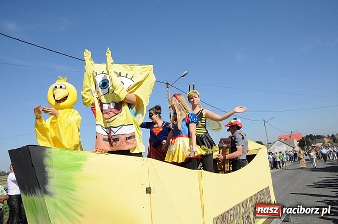 Zdjęcie w galerii na portalu naszraciborz.pl: Dożynki Gminy Krzyżanowice - gigantyczny korowód w Bolesławiu wiadomości z regionu
