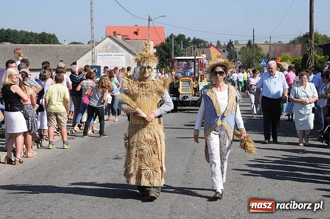 Zdjęcie w galerii na portalu naszraciborz.pl: Dożynki Gminy Krzyżanowice - gigantyczny korowód w Bolesławiu wiadomości z regionu