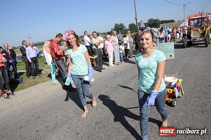 Zdjęcie w galerii na portalu naszraciborz.pl: Dożynki Gminy Krzyżanowice - gigantyczny korowód w Bolesławiu wiadomości z regionu