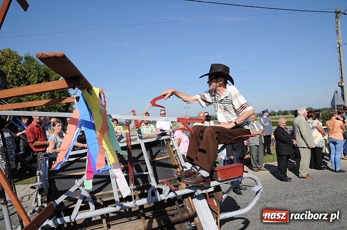 Zdjęcie w galerii na portalu naszraciborz.pl: Dożynki Gminy Krzyżanowice - gigantyczny korowód w Bolesławiu wiadomości z regionu