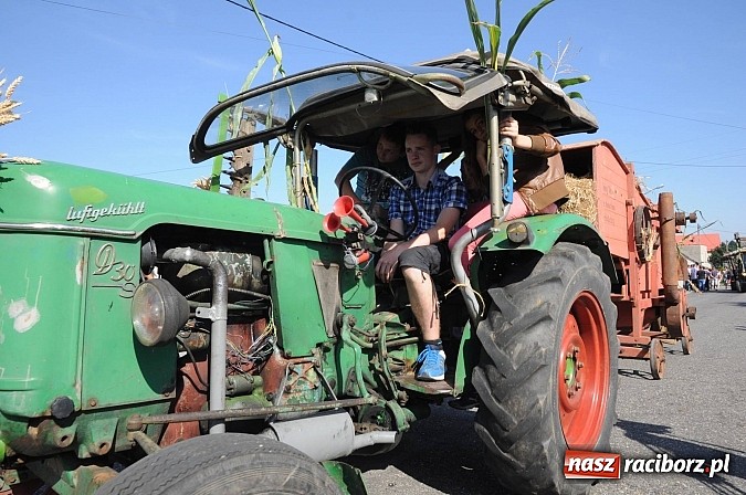 Zdjęcie w galerii na portalu naszraciborz.pl: Dożynki Gminy Krzyżanowice - gigantyczny korowód w Bolesławiu wiadomości z regionu