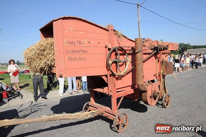 Zdjęcie w galerii na portalu naszraciborz.pl: Dożynki Gminy Krzyżanowice - gigantyczny korowód w Bolesławiu wiadomości z regionu