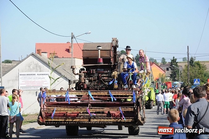 Zdjęcie w galerii na portalu naszraciborz.pl: Dożynki Gminy Krzyżanowice - gigantyczny korowód w Bolesławiu wiadomości z regionu