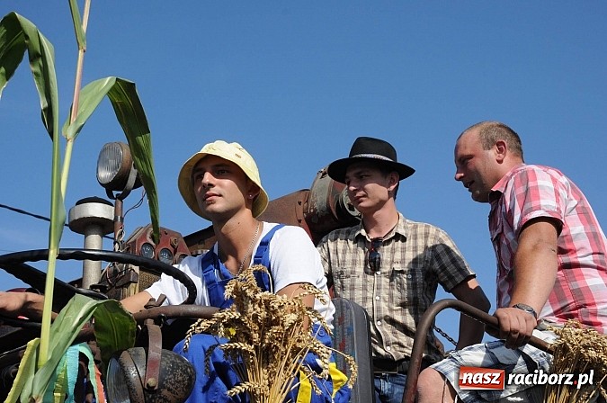 Zdjęcie w galerii na portalu naszraciborz.pl: Dożynki Gminy Krzyżanowice - gigantyczny korowód w Bolesławiu wiadomości z regionu