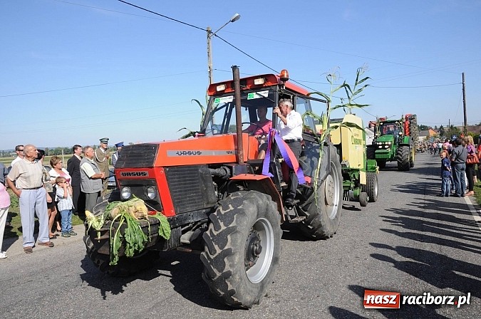 Zdjęcie w galerii na portalu naszraciborz.pl: Dożynki Gminy Krzyżanowice - gigantyczny korowód w Bolesławiu wiadomości z regionu