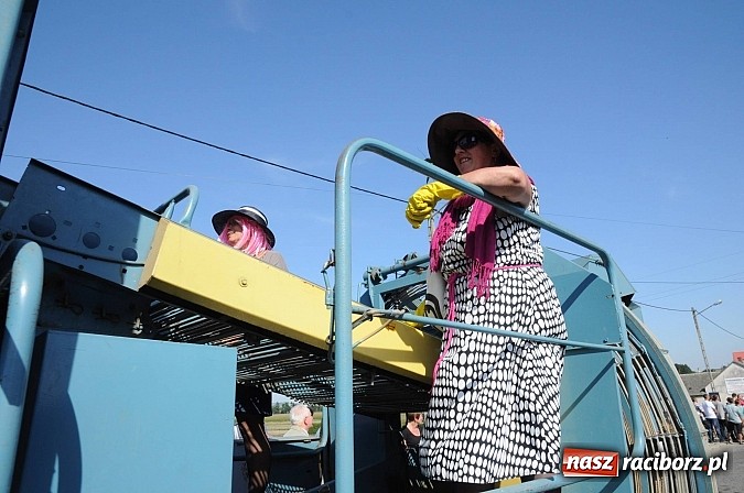 Zdjęcie w galerii na portalu naszraciborz.pl: Dożynki Gminy Krzyżanowice - gigantyczny korowód w Bolesławiu wiadomości z regionu