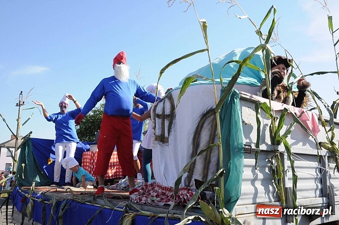 Zdjęcie w galerii na portalu naszraciborz.pl: Dożynki Gminy Krzyżanowice - gigantyczny korowód w Bolesławiu wiadomości z regionu