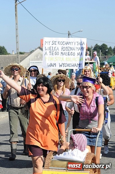 Zdjęcie w galerii na portalu naszraciborz.pl: Dożynki Gminy Krzyżanowice - gigantyczny korowód w Bolesławiu wiadomości z regionu