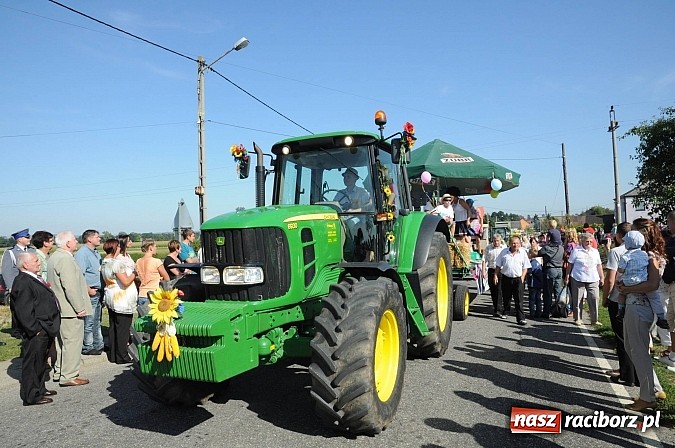 Zdjęcie w galerii na portalu naszraciborz.pl: Dożynki Gminy Krzyżanowice - gigantyczny korowód w Bolesławiu wiadomości z regionu